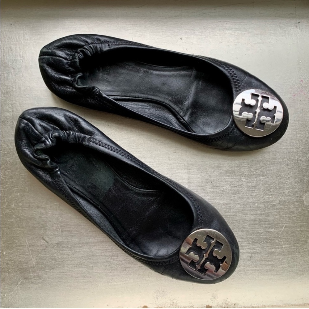 TORY BURCH medallion leather Reva ballet flats with logo
